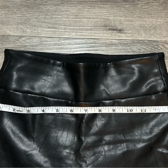 Abercrombie & Fitch Vegan Leather Leggings XS - Picture 2 of 5